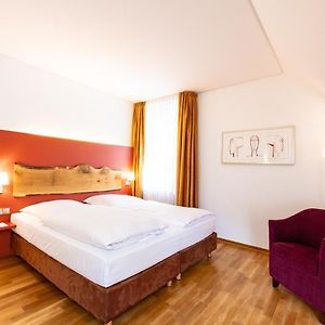Comfort Zimmer mit Kingsize-Bett